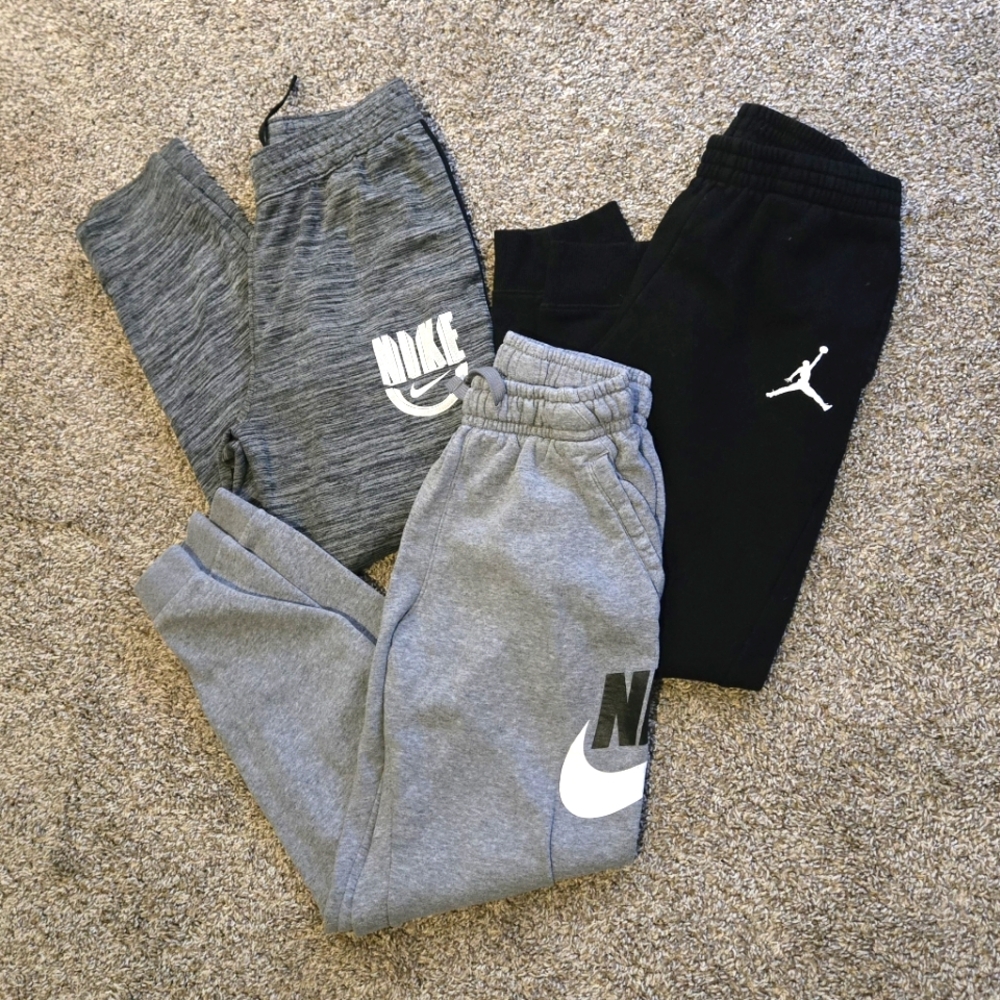 Nike Kids Sweatpants & Joggers - Gray and Black